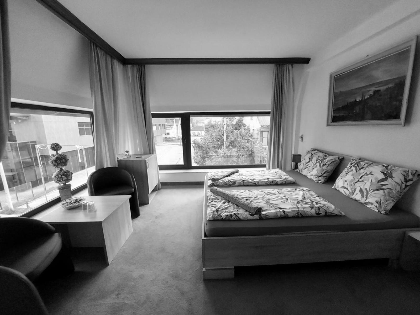 Hotel Irish Bihac Exterior photo